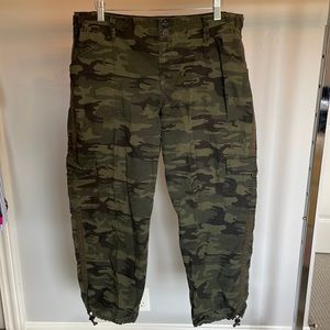 Sanctuary Camo Cargo Jogger Pants with Drawstring ankle. Size 32